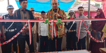 Bupati dan Ketua DPRD Lampung Barat, Resmikan  Balai Rakyat
