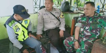 Ramah dan Santun, Babinsa Kelurahan Pasar Kliwon Laksanakan Binter di Wilayah Binaan