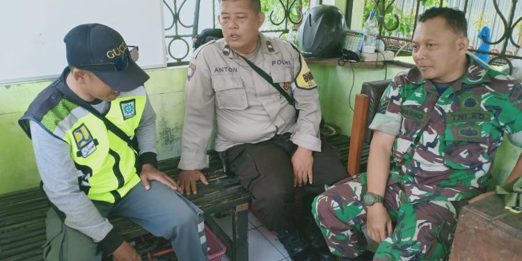 Ramah dan Santun, Babinsa Kelurahan Pasar Kliwon Laksanakan Binter di Wilayah Binaan