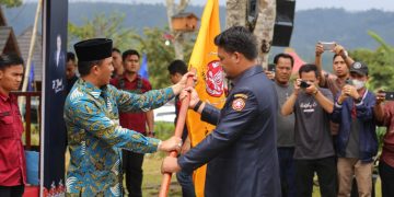 Parosil Mabsus Kukuhkan Karang Taruna Lampung Barat