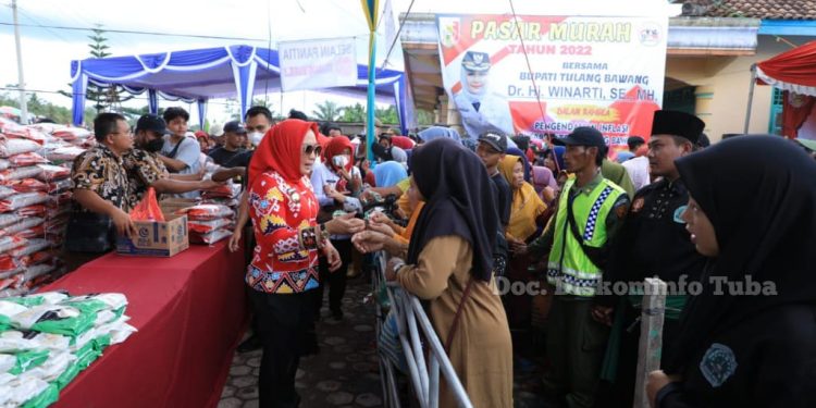 Bupati Winarti Resmikan Masjid Agung Al Muhajirin Sekaligus Gelar Pasar Murah di Kecamatan Rawa Pitu