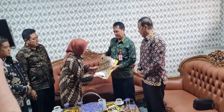 Drs. Nukman. MM, Ditunjuk Gubernur jadi Plh Bupati Lampung Barat