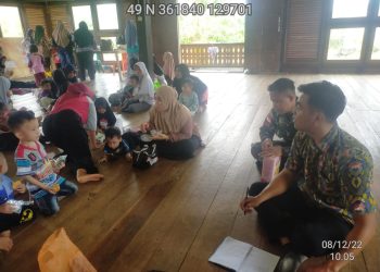 Personil Kesehatan Satgas Pamtas Yonif 645/Gty Berikan Layanan Kesehatan Posyandu di Wilayah Perbatasan