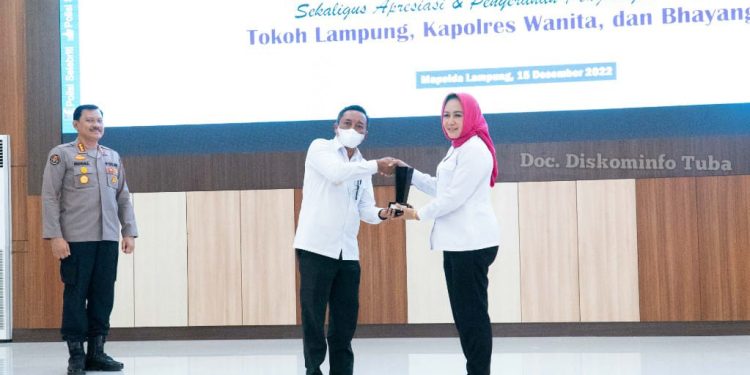 Bupati Winarti menjadi Kepala Daerah Wanita Inspiratif dan Terpopuler 2022