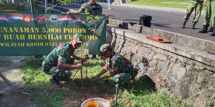 Kodim 0735/Surakarta Tanam 5000 Pohon Bibit Buah Bernilai Ekonomis, Ini Tujuannya