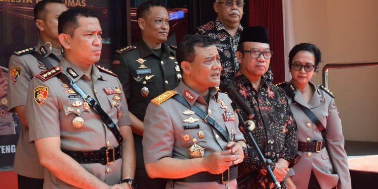 Danrem 071/Wijayakusuma Dampingi Kapolda Jateng Resmikan Gedung Pelayanan Terpadu Polresta Banyumas