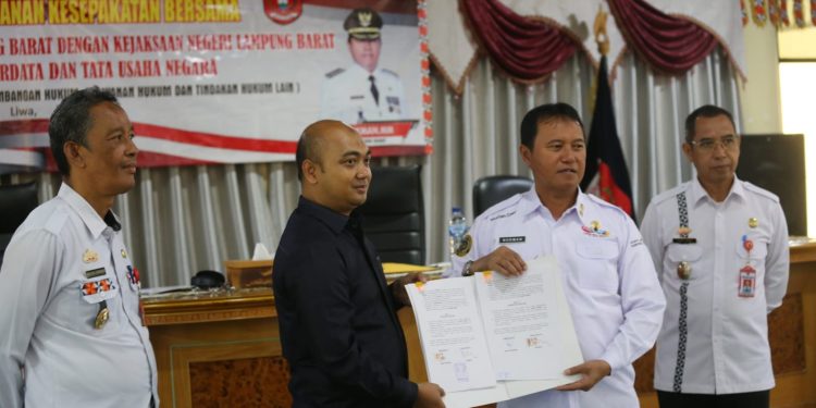 Drs. H. Nukman. MM dan Deddy Sutendy SH. MH Jalin Kesepakatan