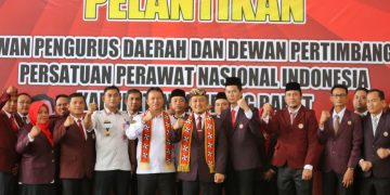 Drs. H. Nukman. MM, Saksikan Pelantikan DPPD PPNI Lampung Barat