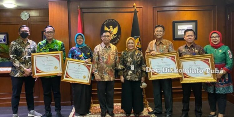 Awali Tahun 2023, Kabupaten Tulang Bawang Melalui DPM PTSP dan Disdukcapil, Kembali Meraih Penghargaan
