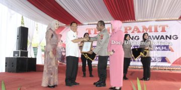 Drs Qudrotul Ikhwan MM beserta Ketua Tim Penggerak PKK Ibu Herlinawati Qudrotul SH, Hadiri Pisah Sambut Kapolres Tulang Bawang