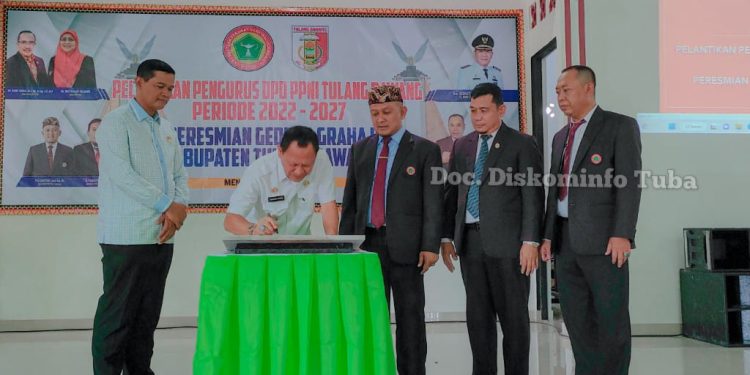 Drs Qudrotul Ikhwan MM  Hadiri Acara Pelantikan Pengurus DPD PPNI Tuba