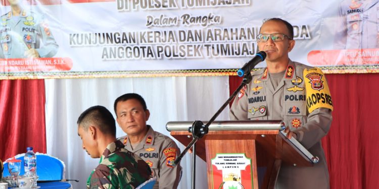 Kunjungan Kerja Kapolres dan Ketua Bhayangkari Cabang Polres Tulang Bawang Barat ke Polsek Tumijajar