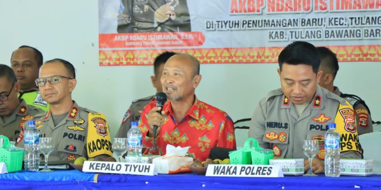 Melalui Forum Jumat Curhat, Kapolres Tulang Bawang Barat Tampung Keluhan Masyarakat Penumangan Baru