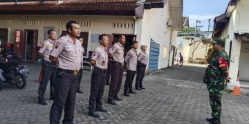 Babinsa Jajar Laksanakan Pembinaan Pada Satuan Pengamanan di Wilayah Binaan