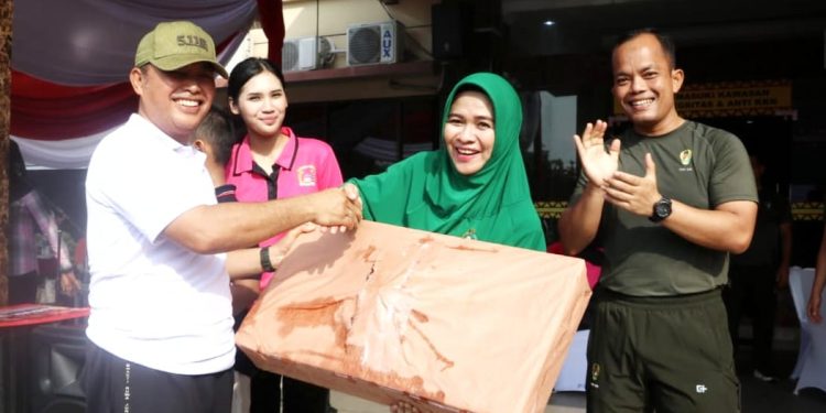 Perkokoh Sinergitas TNI-Polri di Bandar Lampung Olahraga Bersama