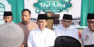 H Budi Utomo SE MM Bersama Forkopimda Sholat Idul Adha di Halaman Pemda