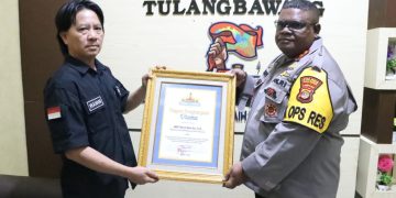 Kapolres Tulang Bawang Mendapat Piagam Penghargaan dari Media Pikiran Lampung Grup