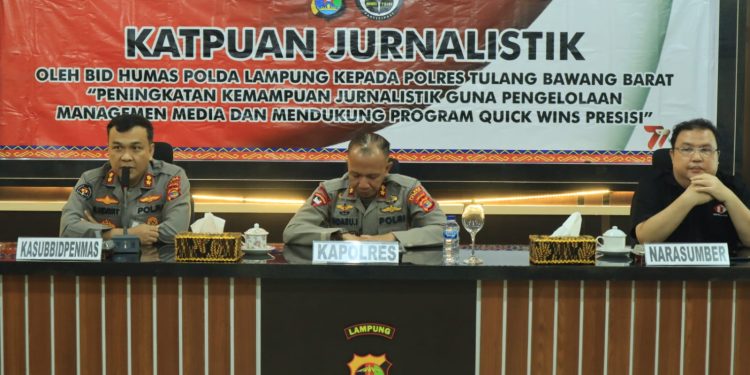 Bid Humas Polda Lampung Gelar Pelatihan Peningkatan Kemampuan Jurnalistik di Polres Tulang Bawang Barat