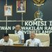 Temui Massa Aksi, Ketua Komisi 1 Yozi Rizal : DPRD Lampung Konsisten Tegakkan Aturan