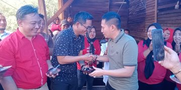 H.Ardian Saputra.SH, Bagikan Ikan Hasil Panen Kepada masyarakat di Bumi Nabung Kecamatan Abung Barat