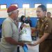 Terkena Dampak El Nino,Wakil Bupati Lampung Utara Salurkan Bantuan Beras dari Bulog