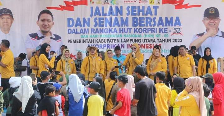 Peringati HKN dan Korpri Pemkab Lampung Utara Gelar Jalan Sehat Serta Senam