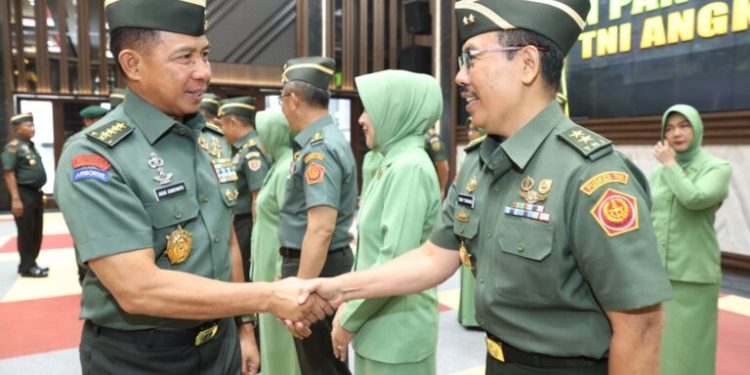 Beberapa Perwira TNI AD Naik Pangkat