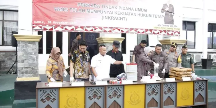 Bupati Lampung Selatan Apresiasi Kinerja Kejari Musnahkan Barang Bukti Tindak Pidana Umum