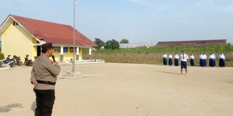 Bhabinkamtibmas Polsek Menggala Paparkan Dampak Bullying di Sekolah dan Cara Mencegahnya