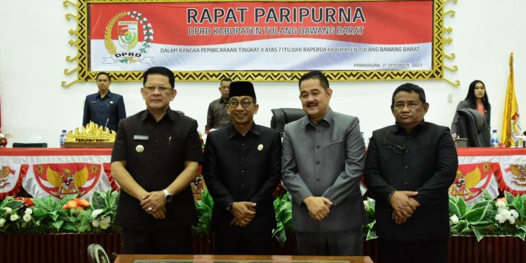 M Firsada Hadiri Paripurna DPRD Tubaba, Pembahasan 7 Raperda