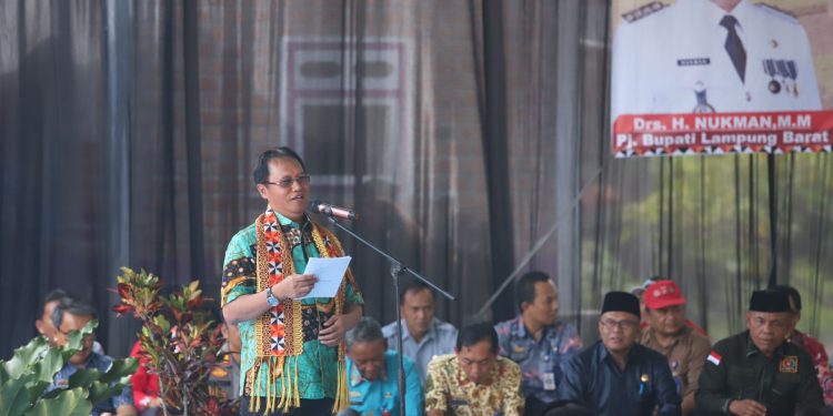 Pj Bupati Lampung Barat Bahas Program Prioritas Pembangunan di Kecamatan Pagar Dewa