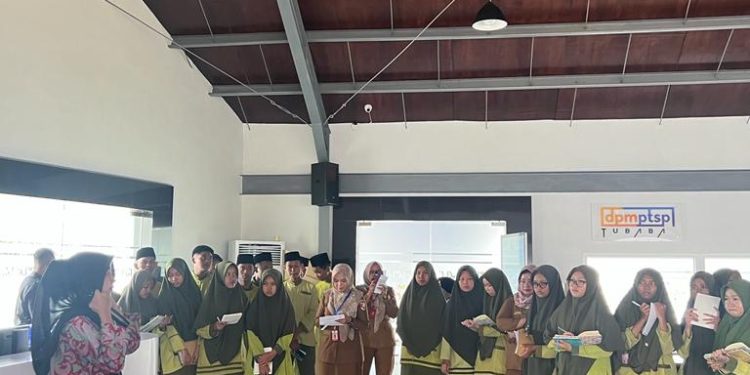 Kunjungi MPP Tubaba, Siswa-siswi MA PSA Istiqomah Islamiyah Disambut Hangat Kepala DPMPTSP