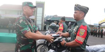 Babinsa Jajaran Kodim 0410/KBL Terima 35 Unit Sepeda Motor