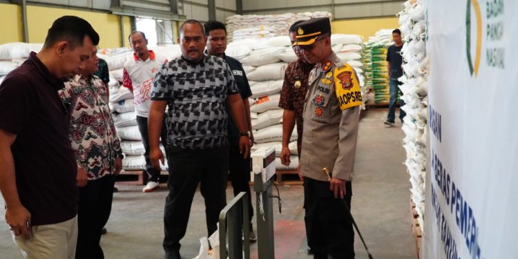 Kapolres “Launching Penyaluran Cadangan Beras Pemerintah untuk Bantuan Pangan Tingkat Kabupaten Tubaba Tahun 2024.