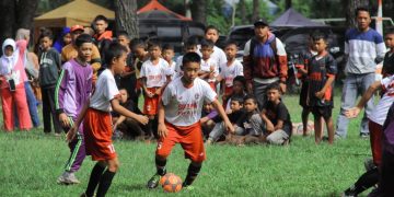 Dukung Penuh Kegiatan Positif Yayasan Rumah Qur’an, Pj Bupati Nukman Sumbang Uang Pembinaan Hingga Piala
