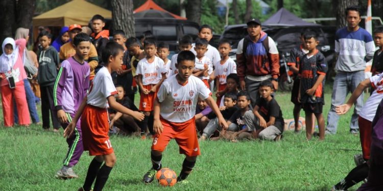 Dukung Penuh Kegiatan Positif Yayasan Rumah Qur’an, Pj Bupati Nukman Sumbang Uang Pembinaan Hingga Piala