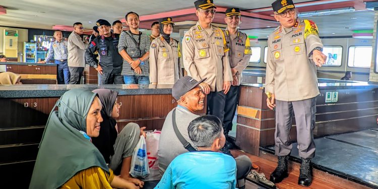 Polda Lampung Siaga di Jalur Mudik: Imbau Pemudik Manfaatkan Pos Pelayanan