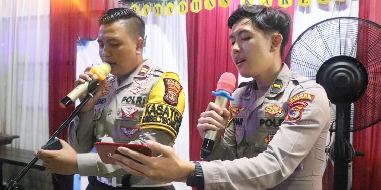 Cara Unik Polres Tulang Bawang Berikan Pelayanan Untuk Pemudik di Pos Yan Operasi Ketupat Krakatau 2024