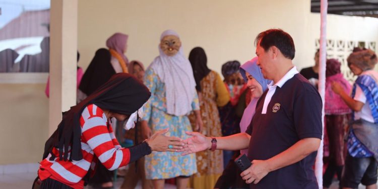 Jaga Keakraban Pj Bupati Nukman Makan Siang Bersama Puluhan Pencinta Budaya Sekura