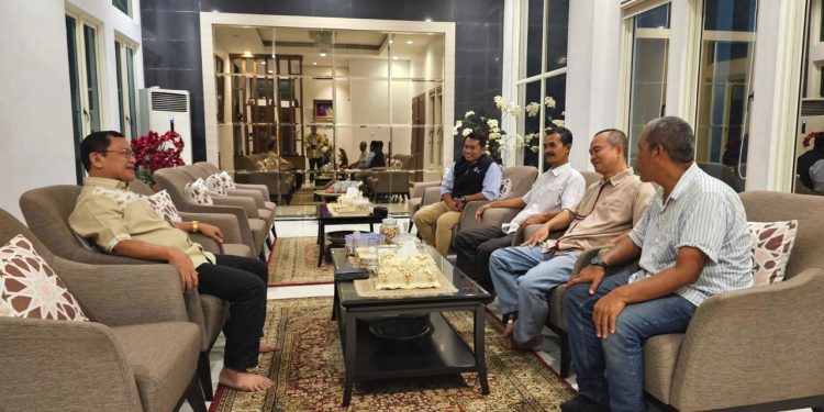 APMIKIMMDO Jalin Silaturahmi ke Kediaman Ir Hanan A Rozak M S