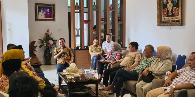 Bacagub Hanan Rangkul Tokoh Senior Partai Golkar