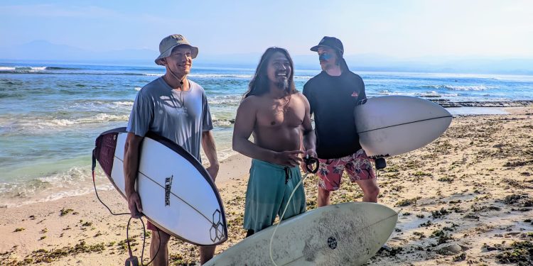 Antusiasme Warga Krui Sambut Event Surfing Internasional