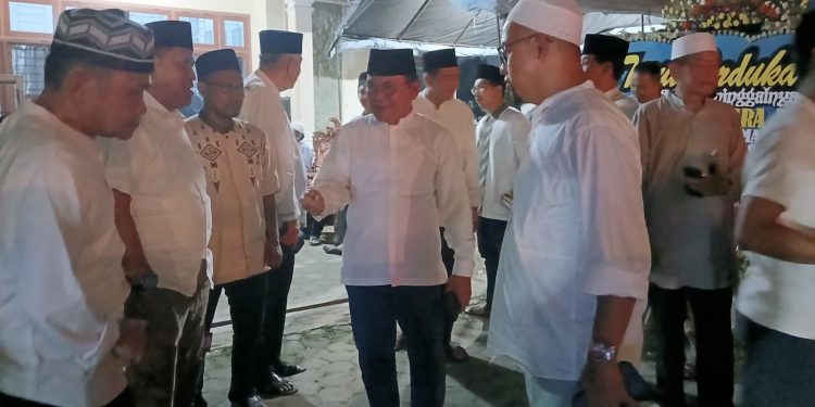 Takziah dan Kirim Doa di Rumah Duka Alm Hj. Asmara Lela, Bacagub Hanan Ucapkan Terimakasih