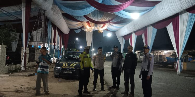Satlantas Polres Tubaba Respons Cepat Keluhan Warga, Penyelenggara Hajatan Menutup Bahu Jalan