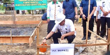 Peletakan Batu Pertama Tugu Kerukunan di Kampung Penawar Rejo, Menjadi Simbol Kerukunan Masyarakat Udang Manis
