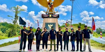 Granat Kabupaten Keerom Sambut HUT RI ke 79 dengan Pasang Bendera Merah Putih dan Umbul-umbul