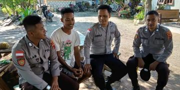 Lakukan Patroli, Polisi Ajak Warga untuk Pasang Bendera Serta Menjaga Keamanan Lingkungan Sekitar