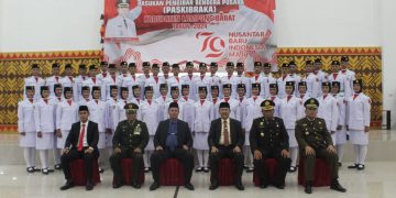 50 Anggota Paskibraka Kabupaten Lampung Barat Tahun 2024 Dikukuhkan Pj Bupati Nukman