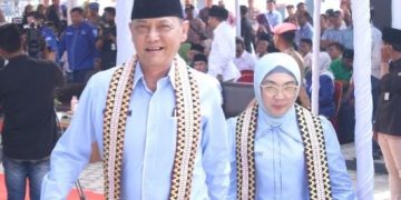 Pasangan Ali Rahman dan Ayu Asalasiyah Resmi Daftar di KPUD Way Kanan