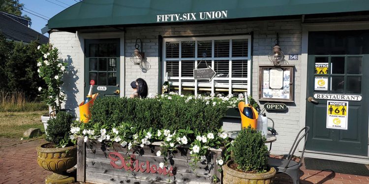 Fifty-Six Union: Perpaduan Sempurna Laut dan Cita Rasa di Setiap Gigitan